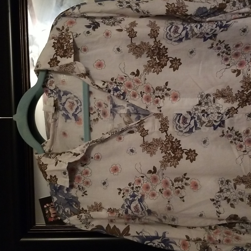 Top - Picture 3 of 3